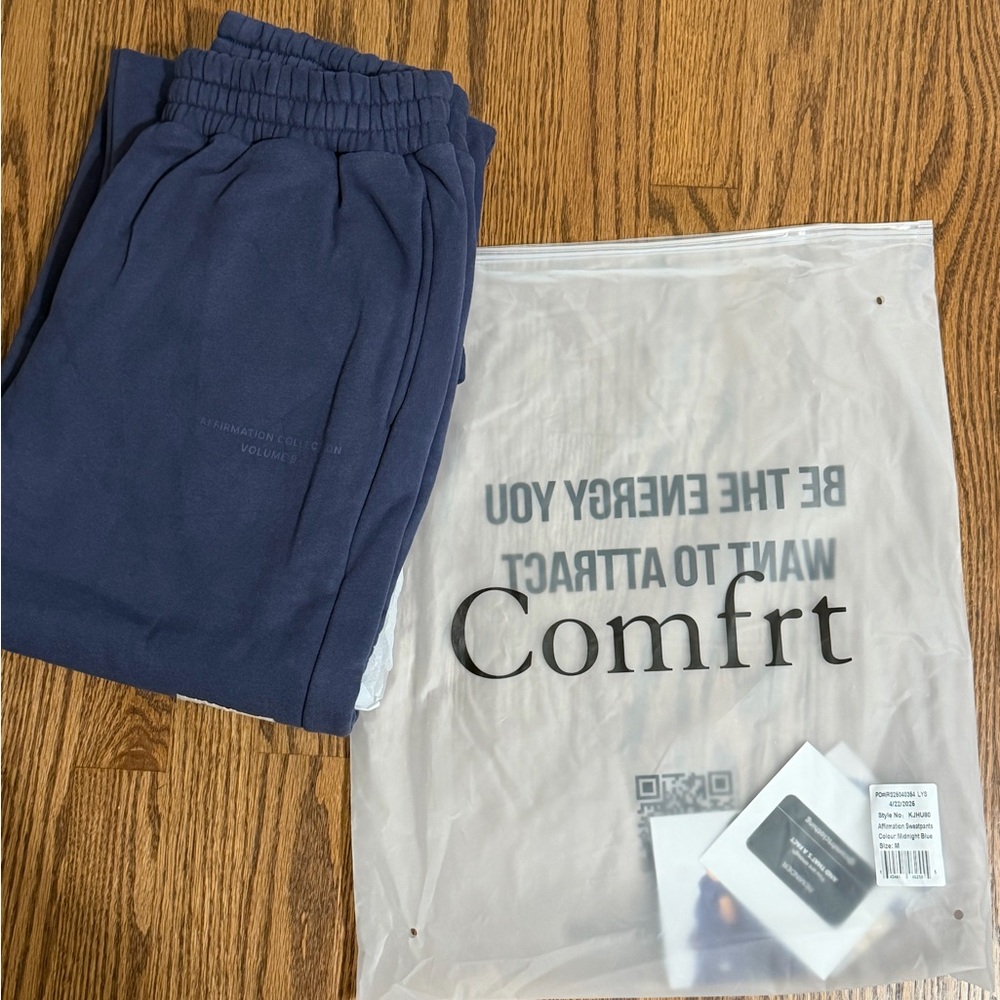 Comfrt Women's Navy Blue Track Pants